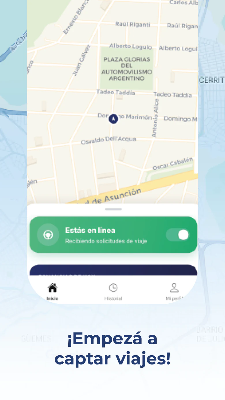 Conductor en línea recibiendo viajes
